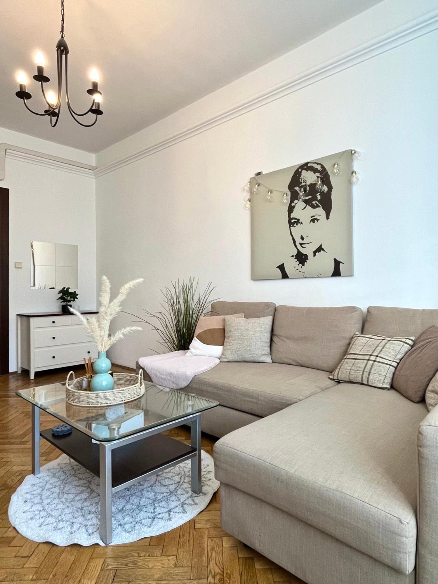 Audrey Hepburn Apartment Old Town Air Conditioned Pressburg Exterior foto
